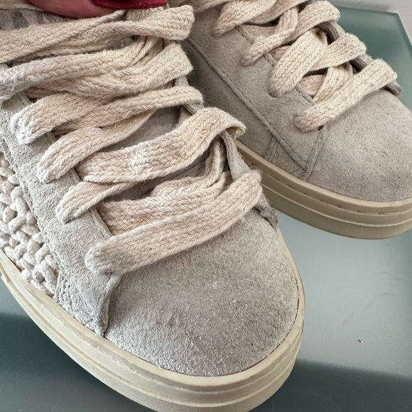 Women's Sz 37 M P448 John Suede Low-Top Lace Up Sneakers - Picture 10 of 11